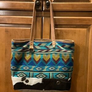Myra Tote Gently Used